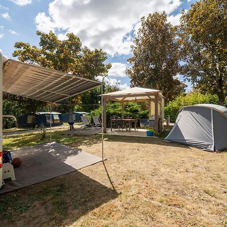 Camping Les Gorges Du Chambon Hotel Eymouthiers  Bagian luar foto