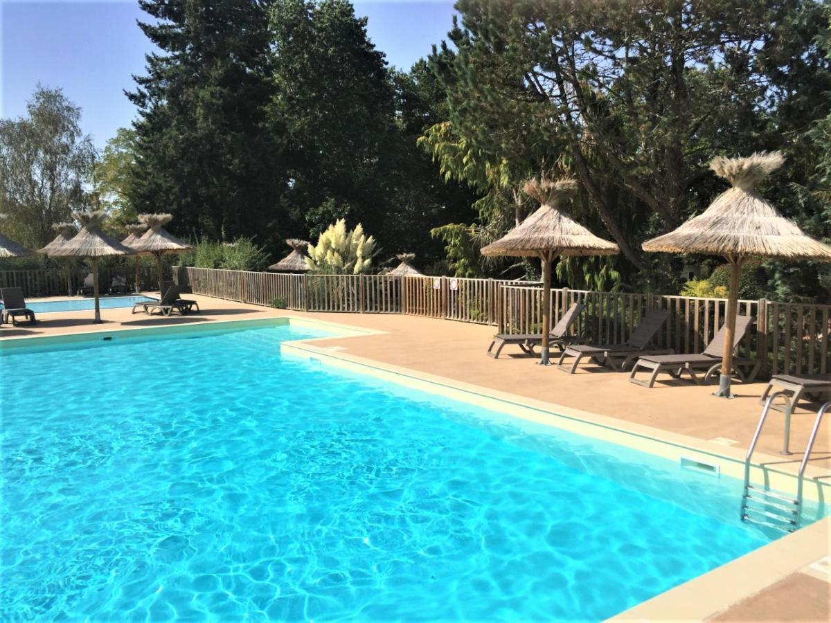 Camping Les Gorges Du Chambon Hotel Eymouthiers  Bagian luar foto