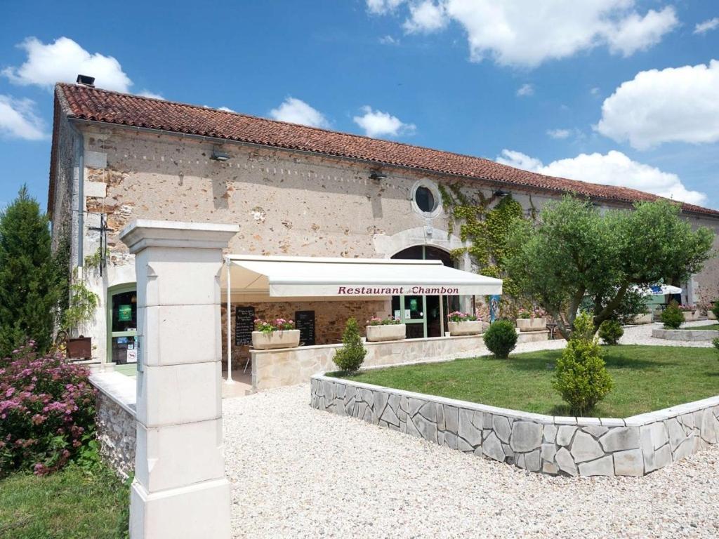 Camping Les Gorges Du Chambon Hotel Eymouthiers  Bagian luar foto