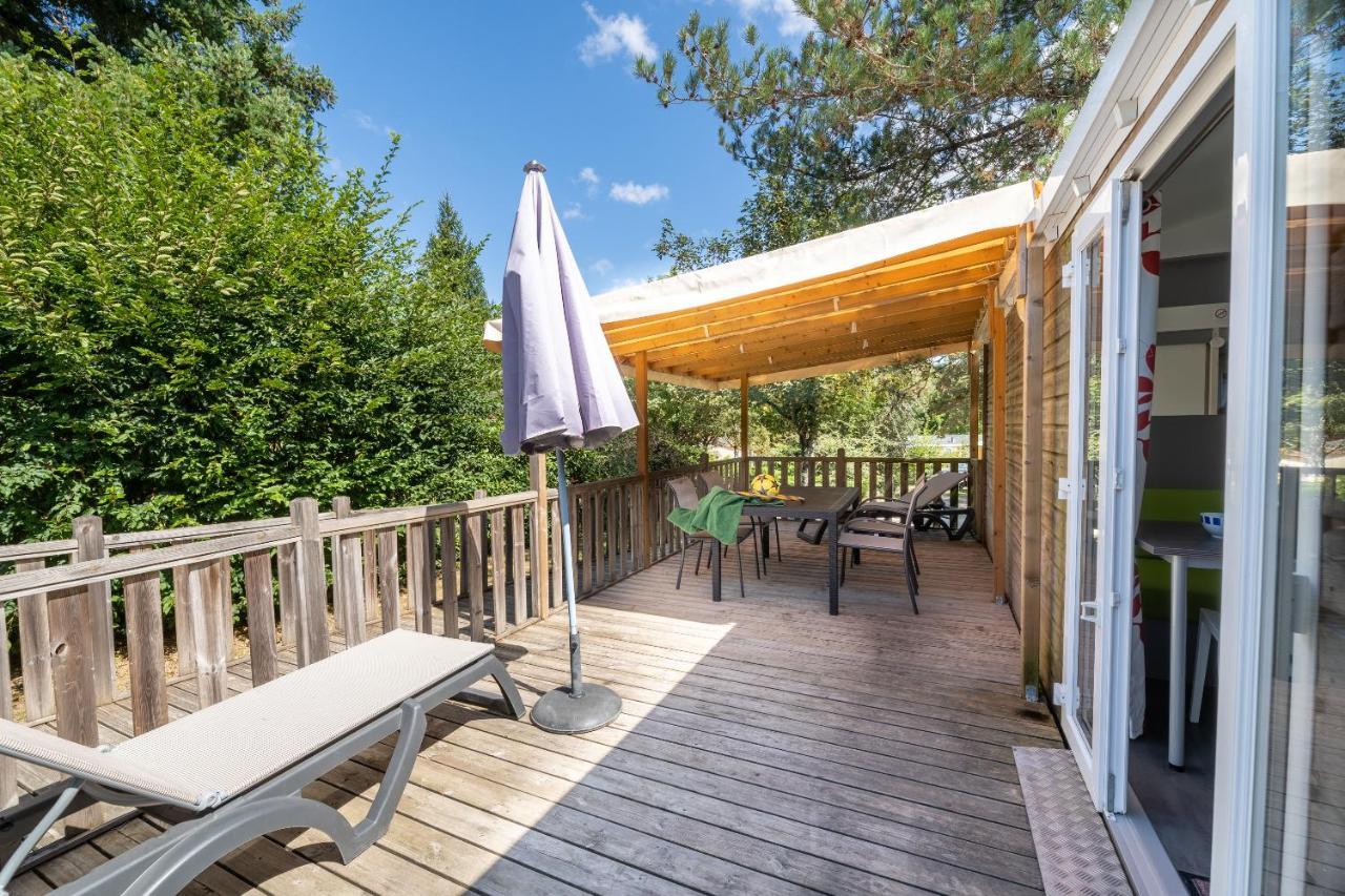 Camping Les Gorges Du Chambon Hotel Eymouthiers  Bagian luar foto