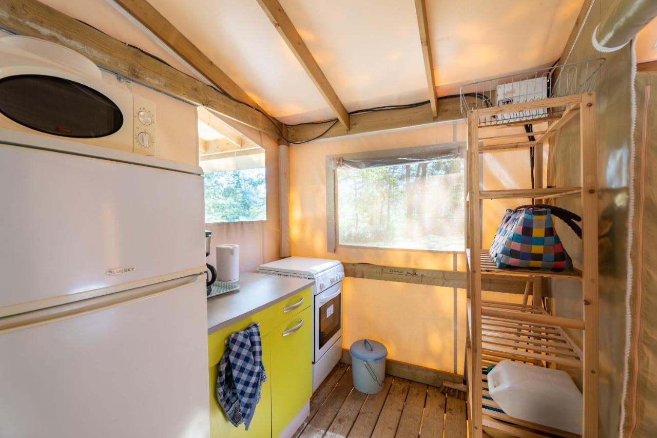 Camping Les Gorges Du Chambon Hotel Eymouthiers  Bagian luar foto