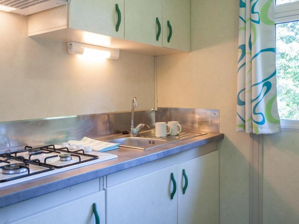 Camping Les Gorges Du Chambon Hotel Eymouthiers  Bagian luar foto