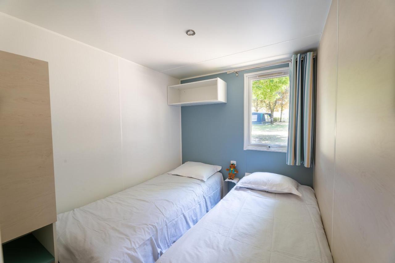 Camping Les Gorges Du Chambon Hotel Eymouthiers  Bagian luar foto