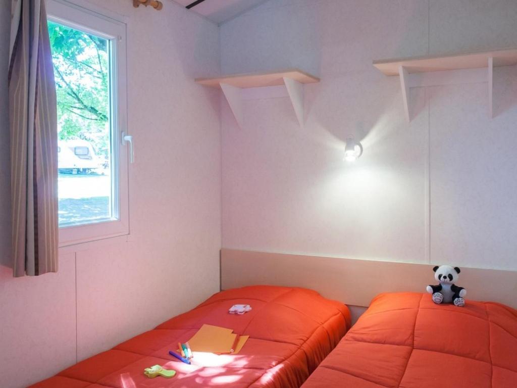 Camping Les Gorges Du Chambon Hotel Eymouthiers  Bagian luar foto