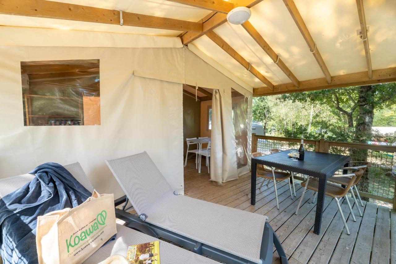 Camping Les Gorges Du Chambon Hotel Eymouthiers  Bagian luar foto